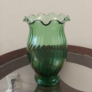 Vintage Ribbed Ruffled Fluted Emerald Green 7" Glass Flower Vase